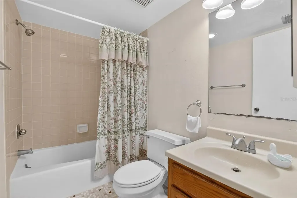 813 Bahia Del Sol Drive Ruskin FL 33570