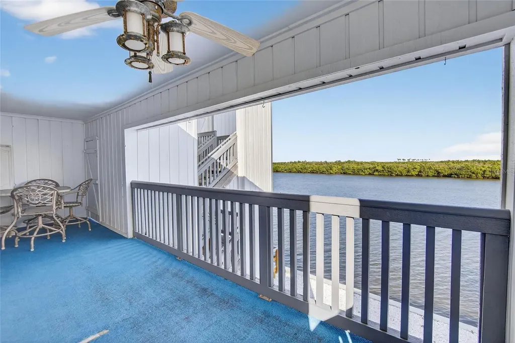 813 Bahia Del Sol Drive Ruskin FL 33570