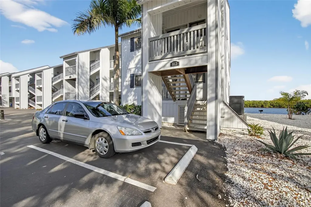 813 Bahia Del Sol Drive Ruskin FL 33570