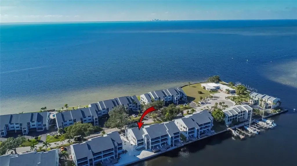 813 Bahia Del Sol Drive Ruskin FL 33570