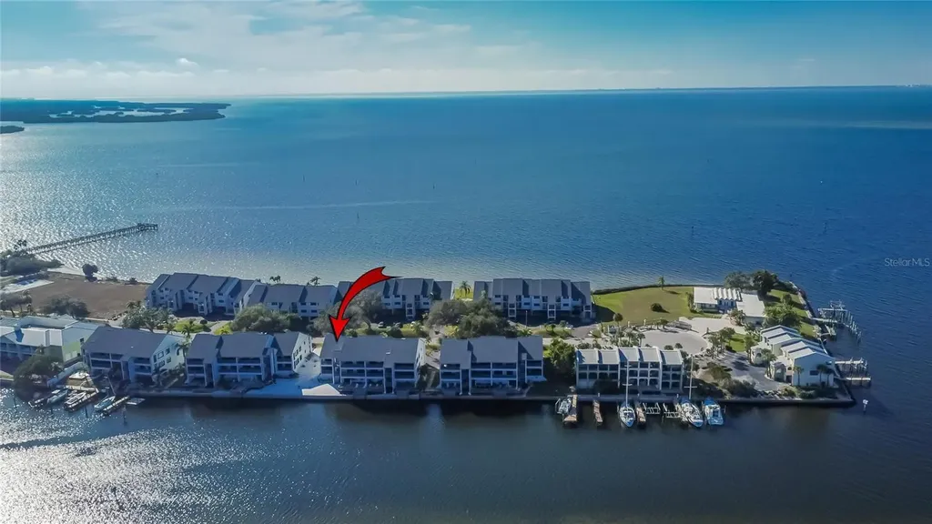 813 Bahia Del Sol Drive Ruskin FL 33570