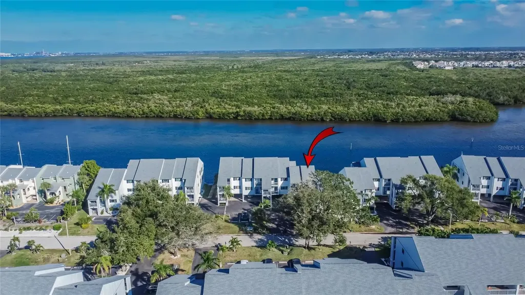 813 Bahia Del Sol Drive Ruskin FL 33570