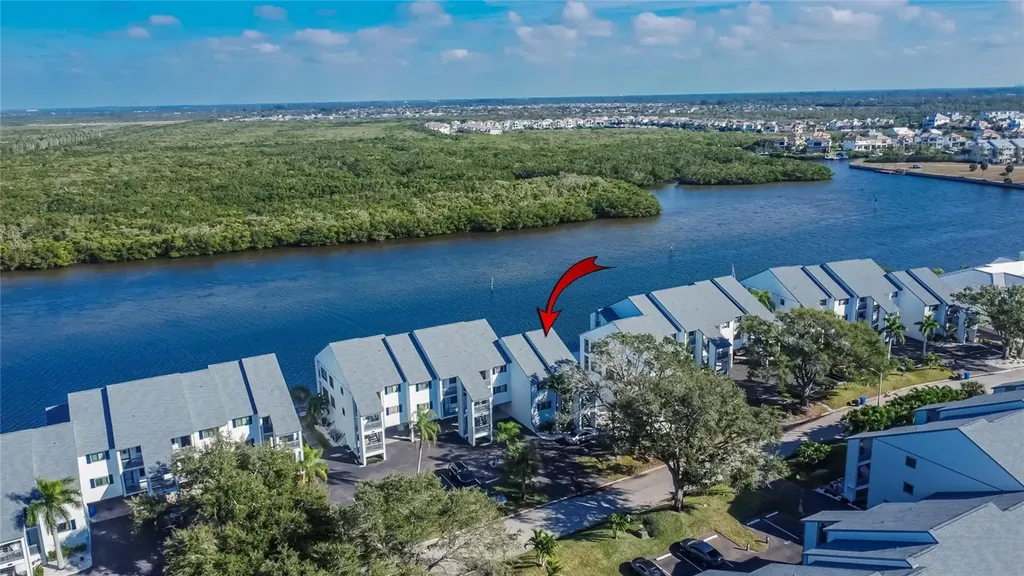 813 Bahia Del Sol Drive Ruskin FL 33570