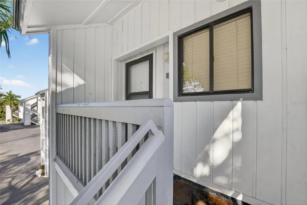 813 Bahia Del Sol Drive Ruskin FL 33570