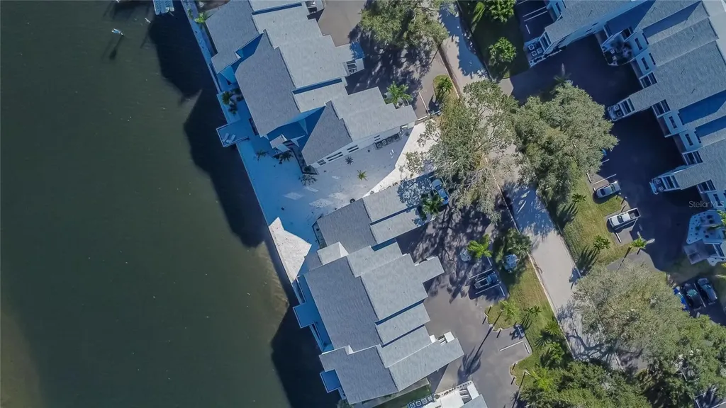 813 Bahia Del Sol Drive Ruskin FL 33570