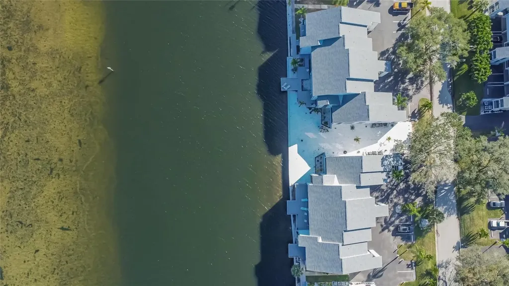 813 Bahia Del Sol Drive Ruskin FL 33570