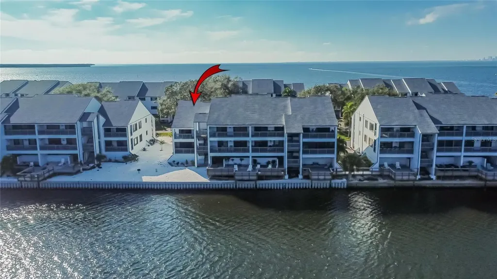 813 Bahia Del Sol Drive Ruskin FL 33570