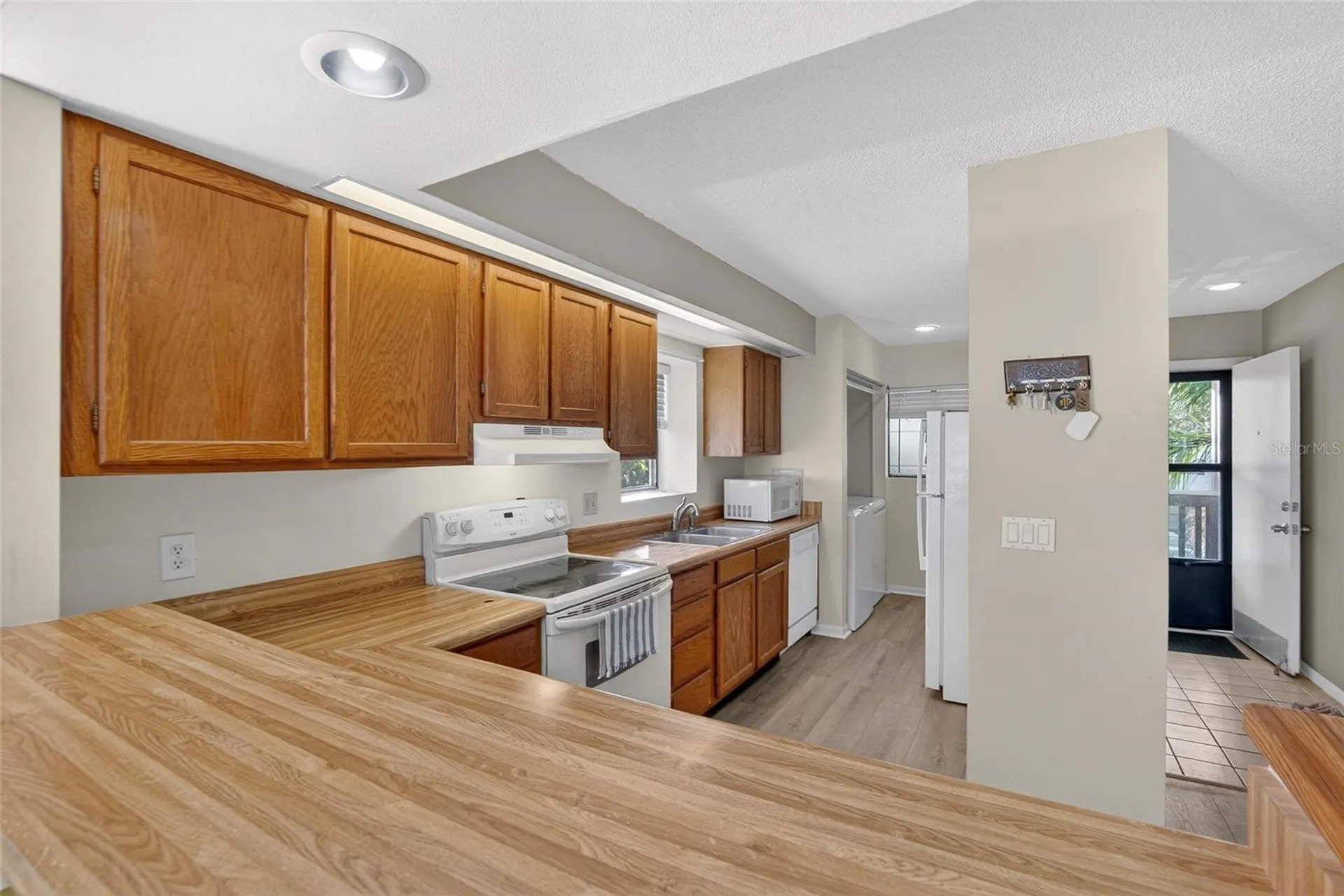 813 Bahia Del Sol Drive Ruskin FL 33570