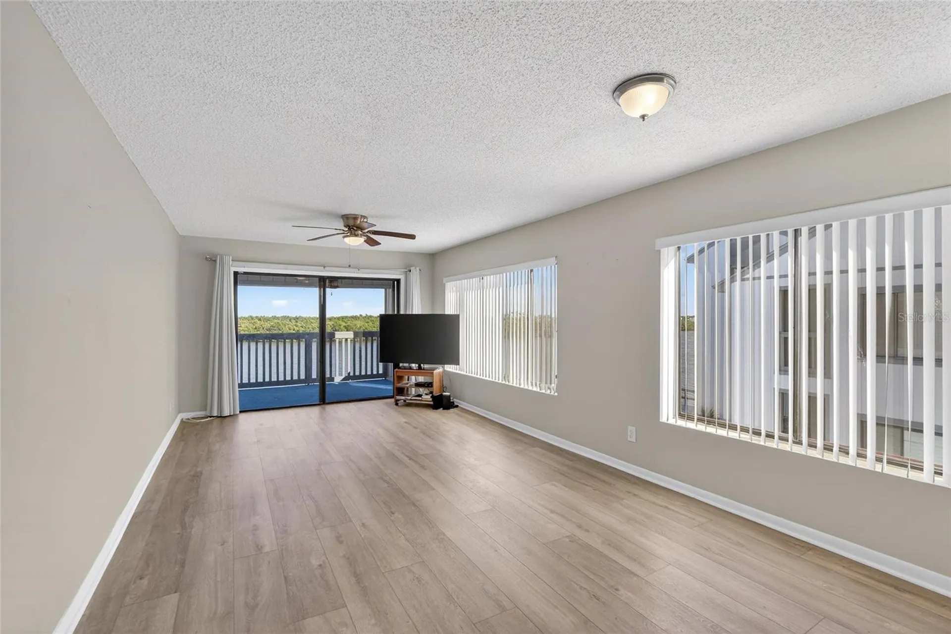 813 Bahia Del Sol Drive Ruskin FL 33570