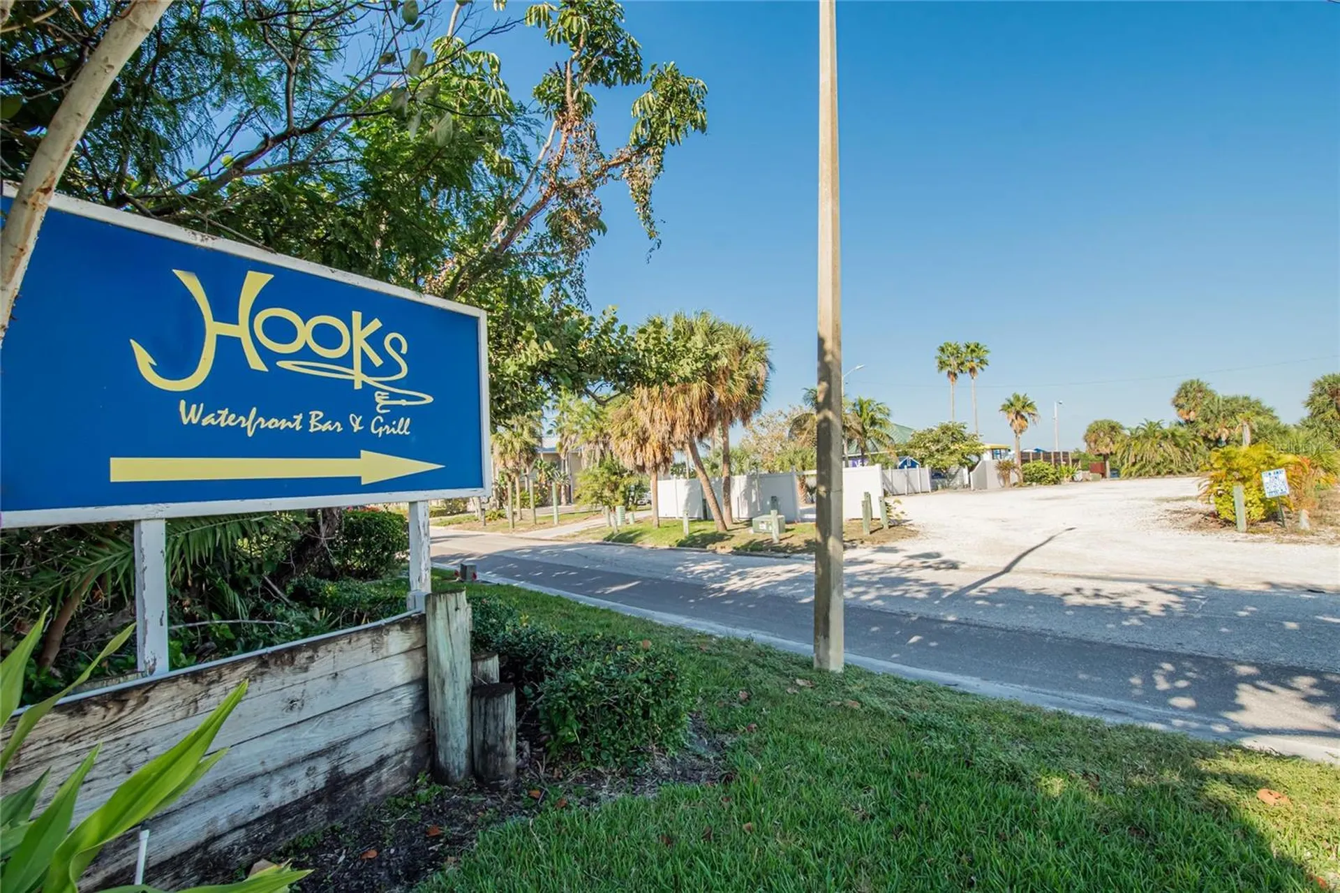 813 Bahia Del Sol Drive Ruskin FL 33570