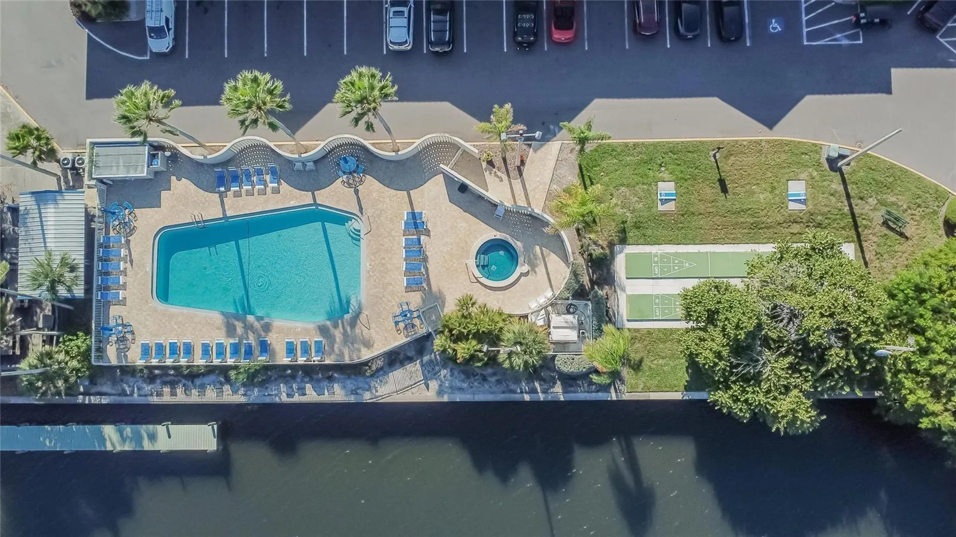 813 Bahia Del Sol Drive Ruskin FL 33570