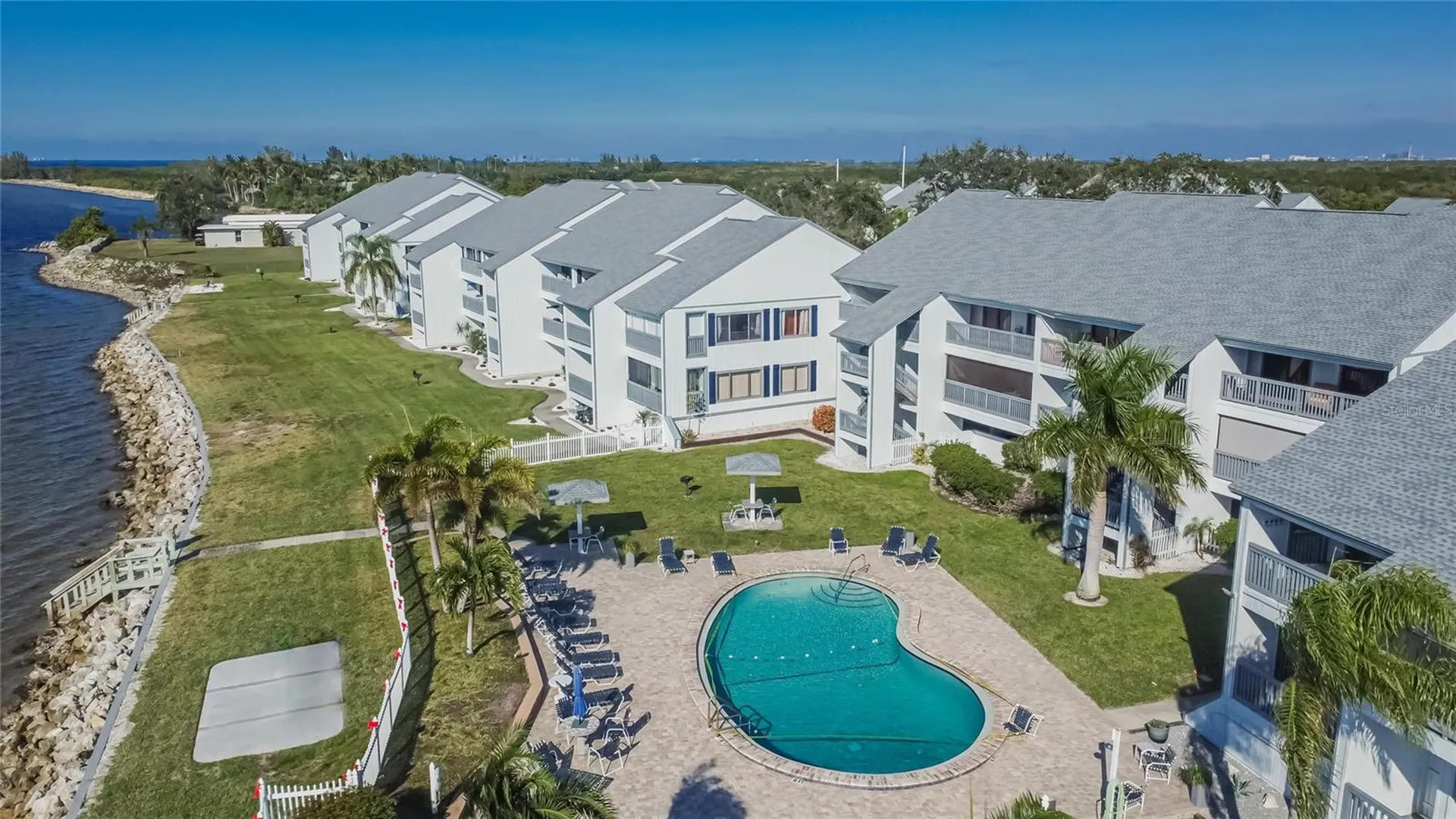 813 Bahia Del Sol Drive Ruskin FL 33570