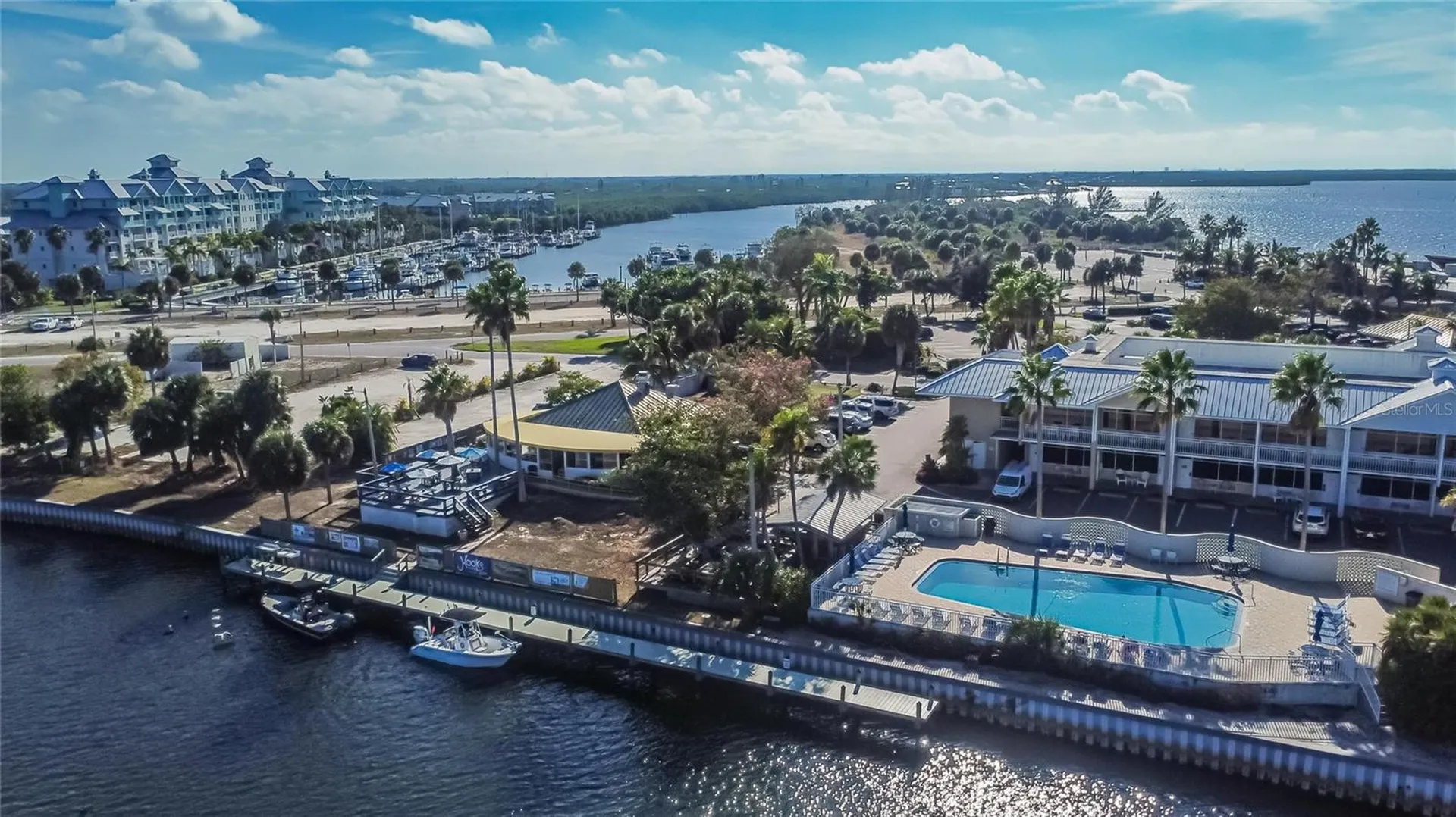 813 Bahia Del Sol Drive Ruskin FL 33570