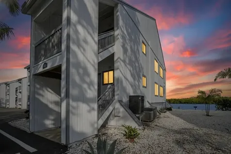 813 Bahia Del Sol Drive Ruskin FL 33570