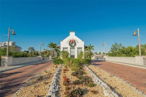 813 Bahia Del Sol Drive Ruskin FL 33570