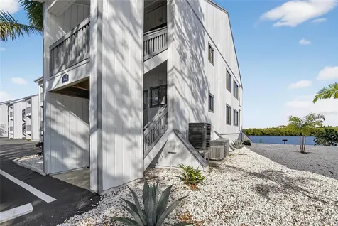 813 Bahia Del Sol Drive Ruskin FL 33570