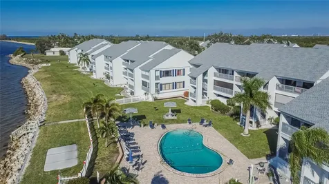 813 Bahia Del Sol Drive Ruskin FL 33570