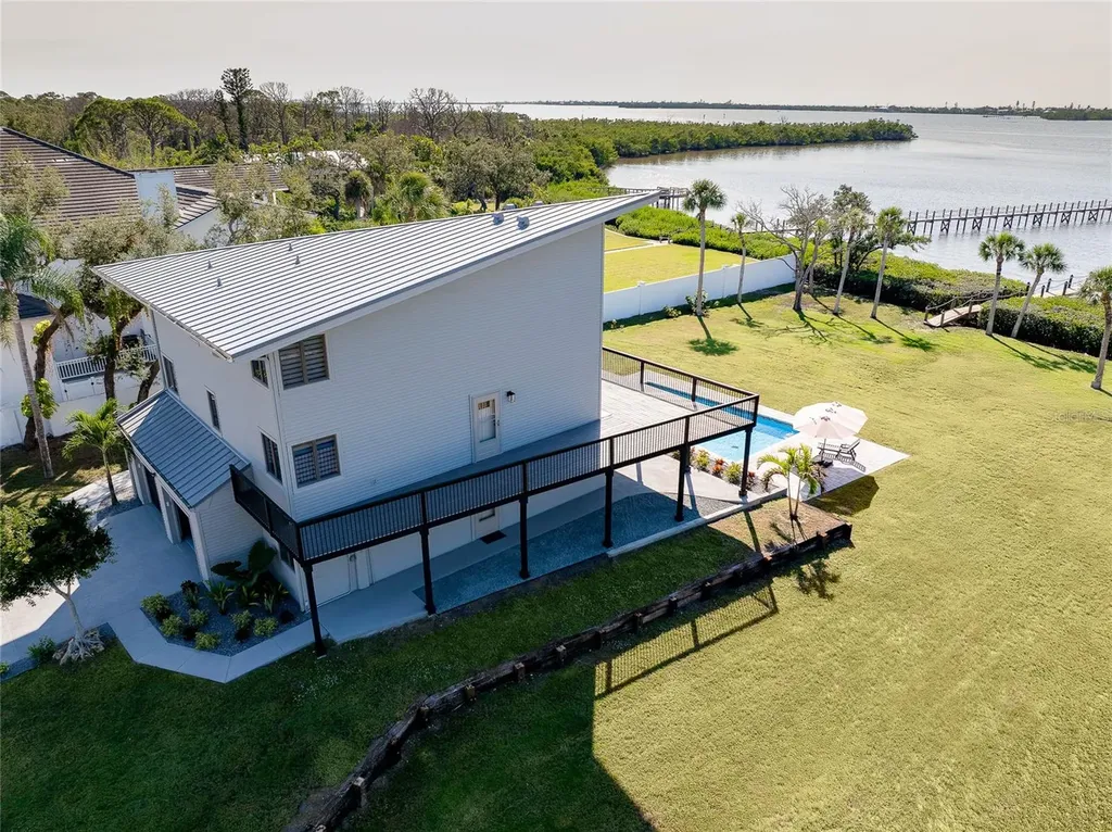 1089 Bayshore Drive Englewood FL 34223