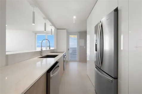 4123 Isla Verde Ave, Waldorf Tower Carolina PR 00979