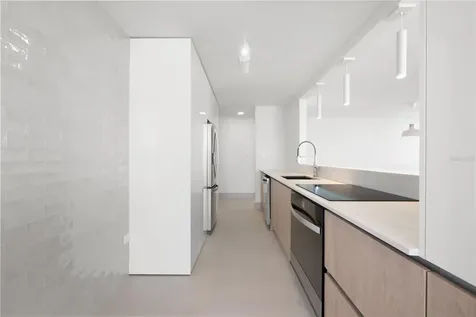4123 Isla Verde Ave, Waldorf Tower Carolina PR 00979
