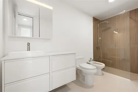 4123 Isla Verde Ave, Waldorf Tower Carolina PR 00979