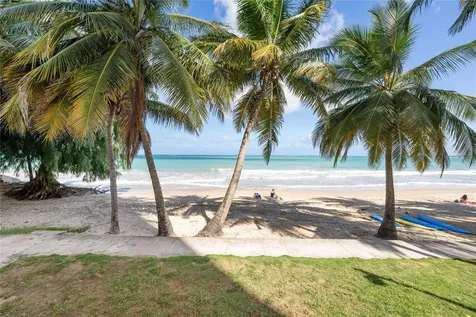 4123 Isla Verde Ave, Waldorf Tower Carolina PR 00979
