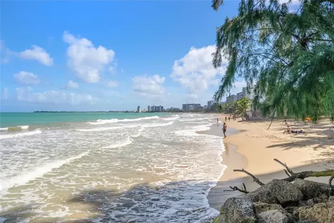 4123 Isla Verde Ave, Waldorf Tower Carolina PR 00979