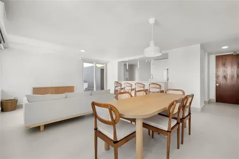 4123 Isla Verde Ave, Waldorf Tower Carolina PR 00979