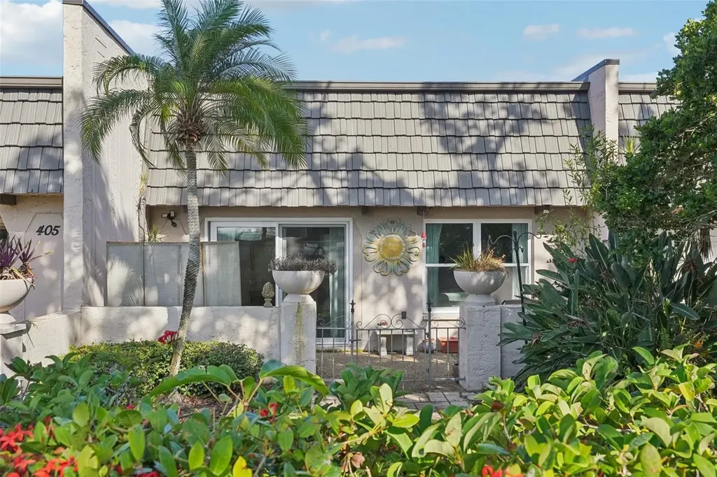 404 Cordova Green Seminole FL 33777