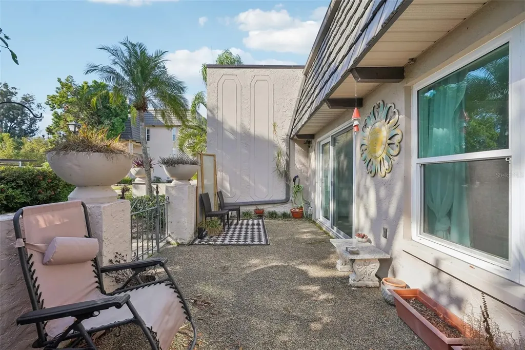 404 Cordova Green Seminole FL 33777
