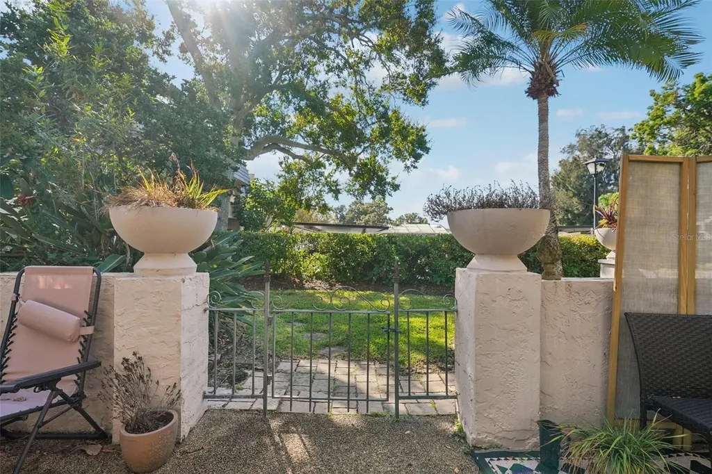 404 Cordova Green Seminole FL 33777