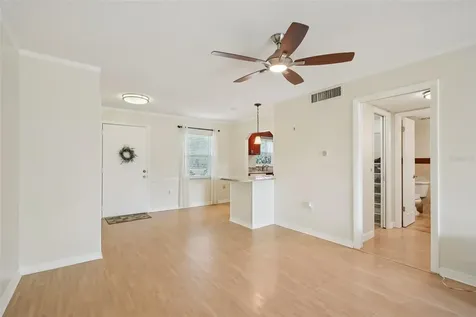 404 Cordova Green Seminole FL 33777