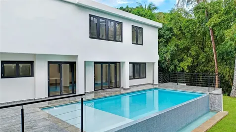 15 San Isaac Street San Juan PR 00927