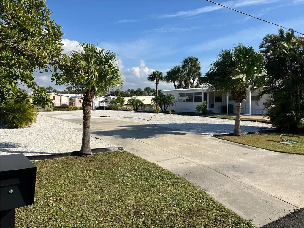 1447 Flamingo Drive Englewood FL 34224