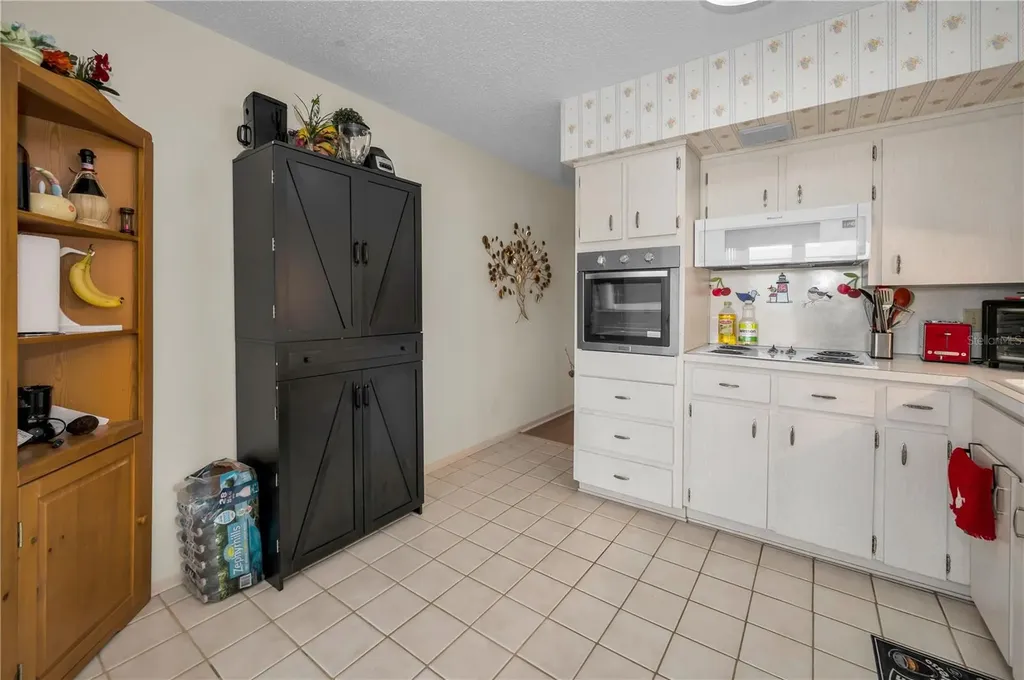 2358 Ecuadorian Way Clearwater FL 33763