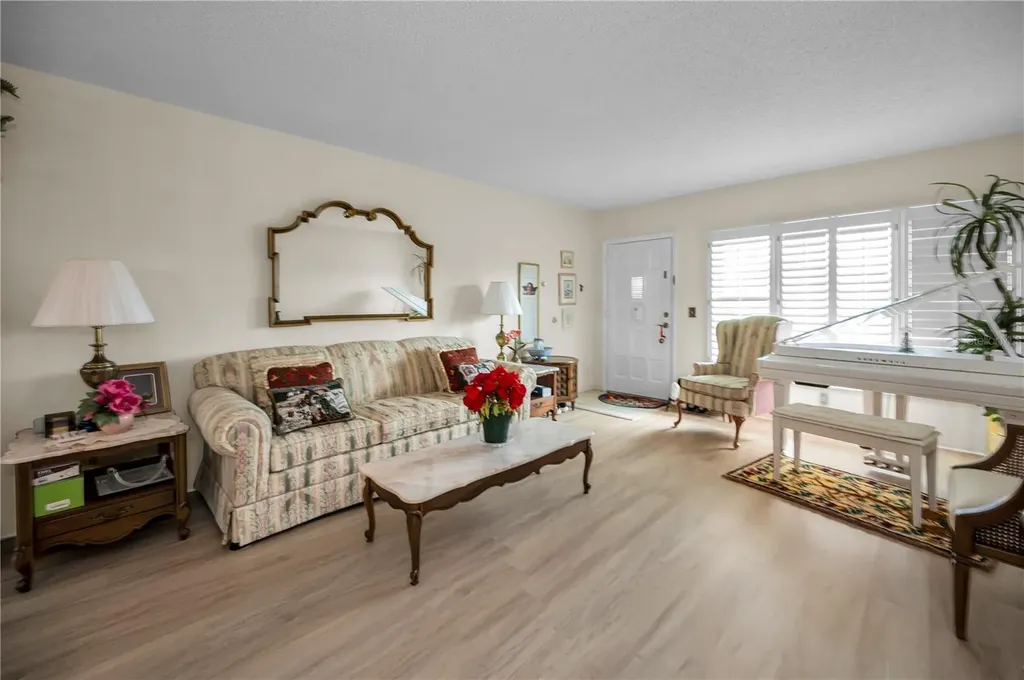 2358 Ecuadorian Way Clearwater FL 33763