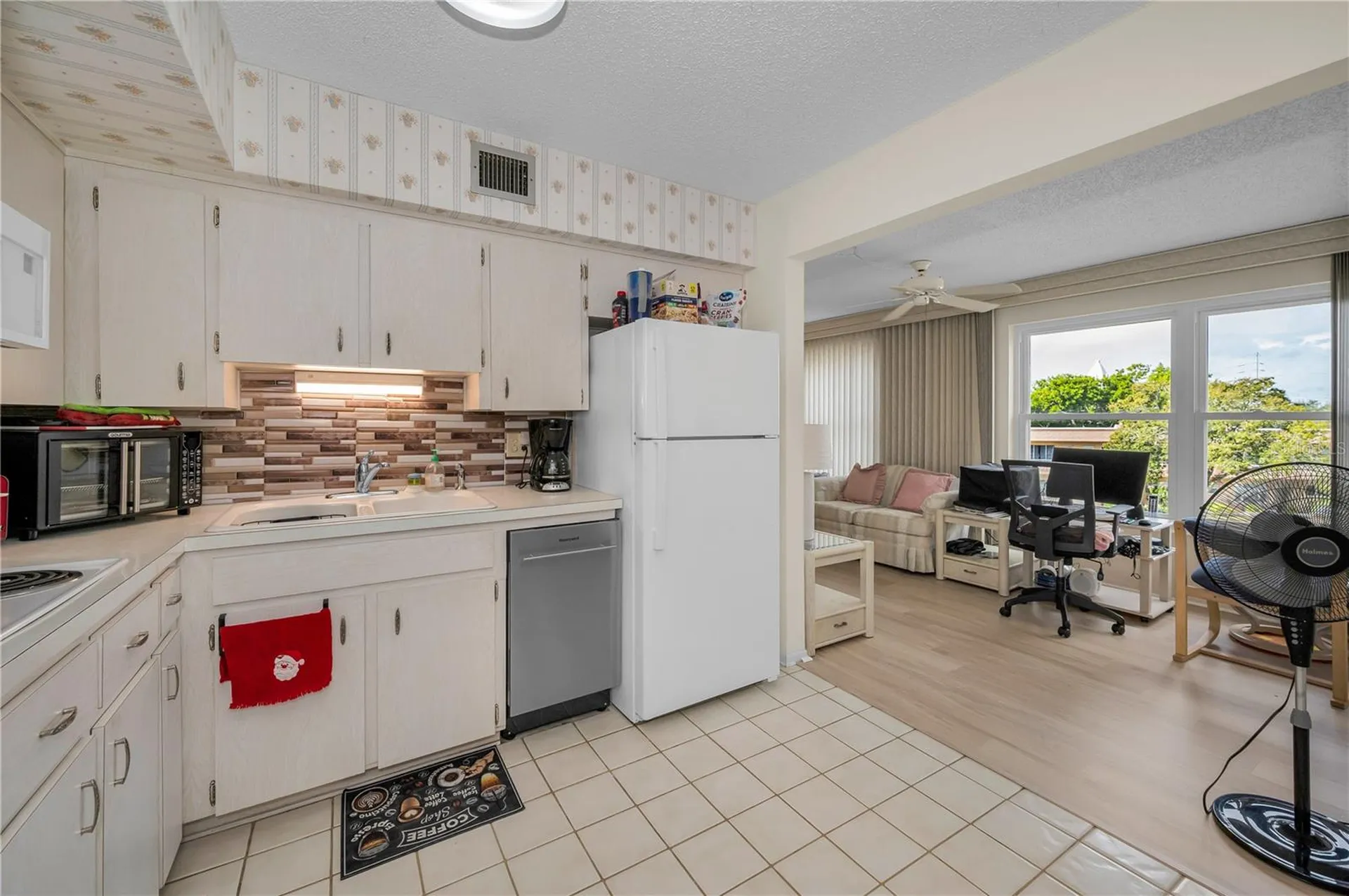 2358 Ecuadorian Way Clearwater FL 33763