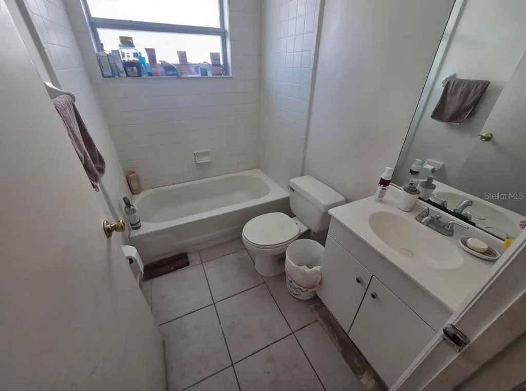 299 Indian Point Circle Kissimmee FL 34746