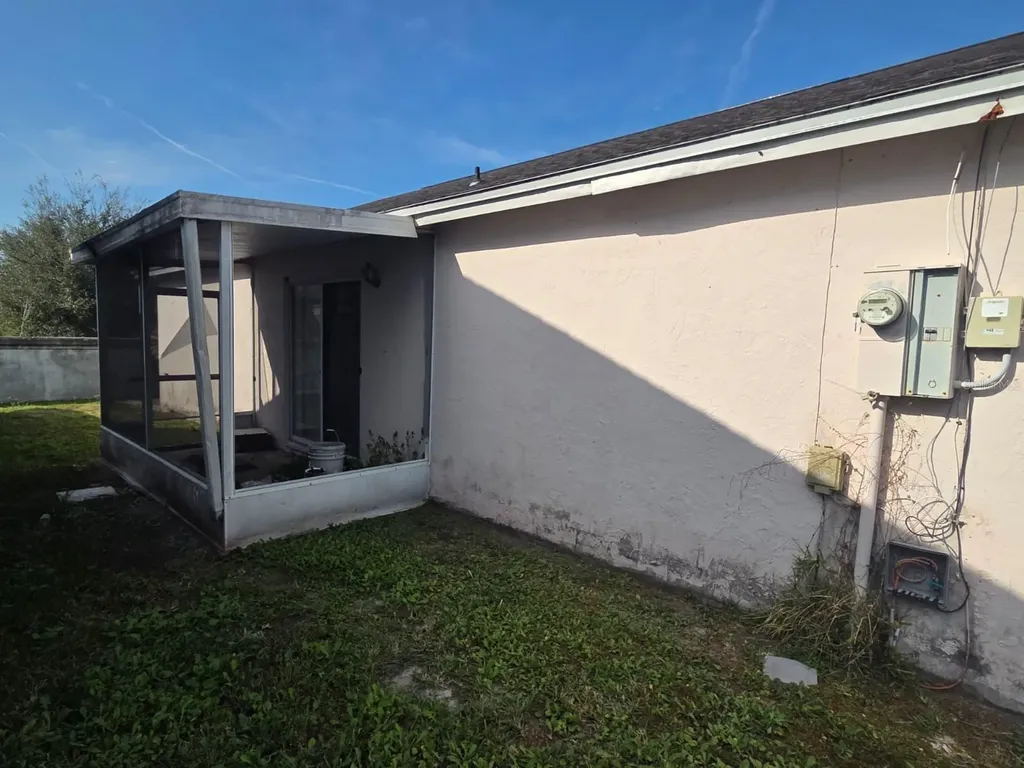 299 Indian Point Circle Kissimmee FL 34746