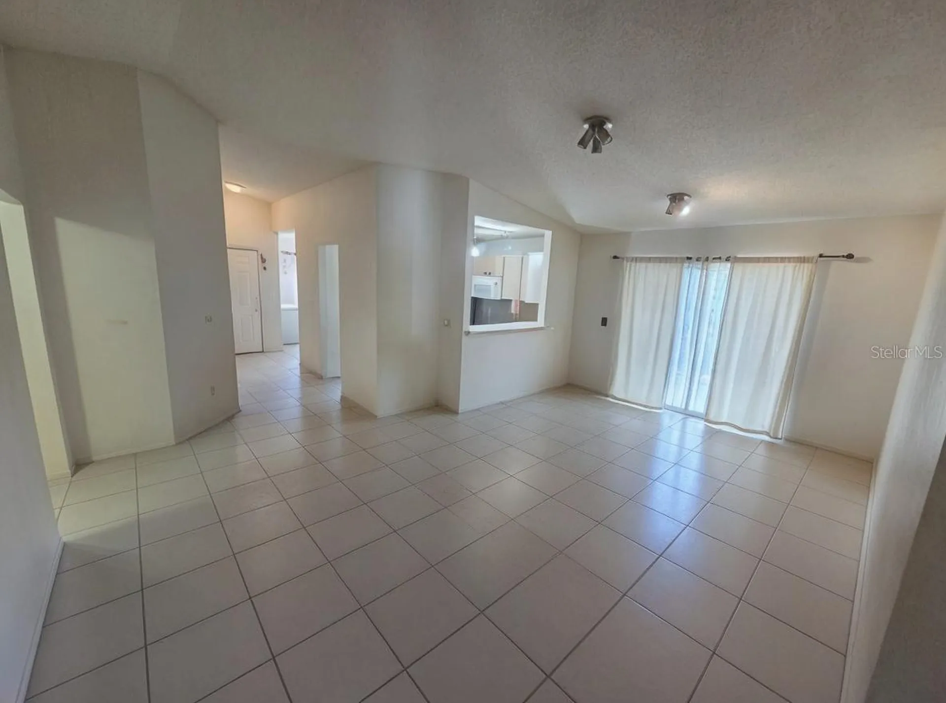299 Indian Point Circle Kissimmee FL 34746