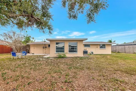 2707 Bigelow Drive Sarasota FL 34239