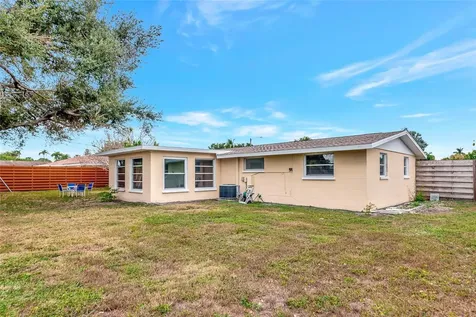 2707 Bigelow Drive Sarasota FL 34239