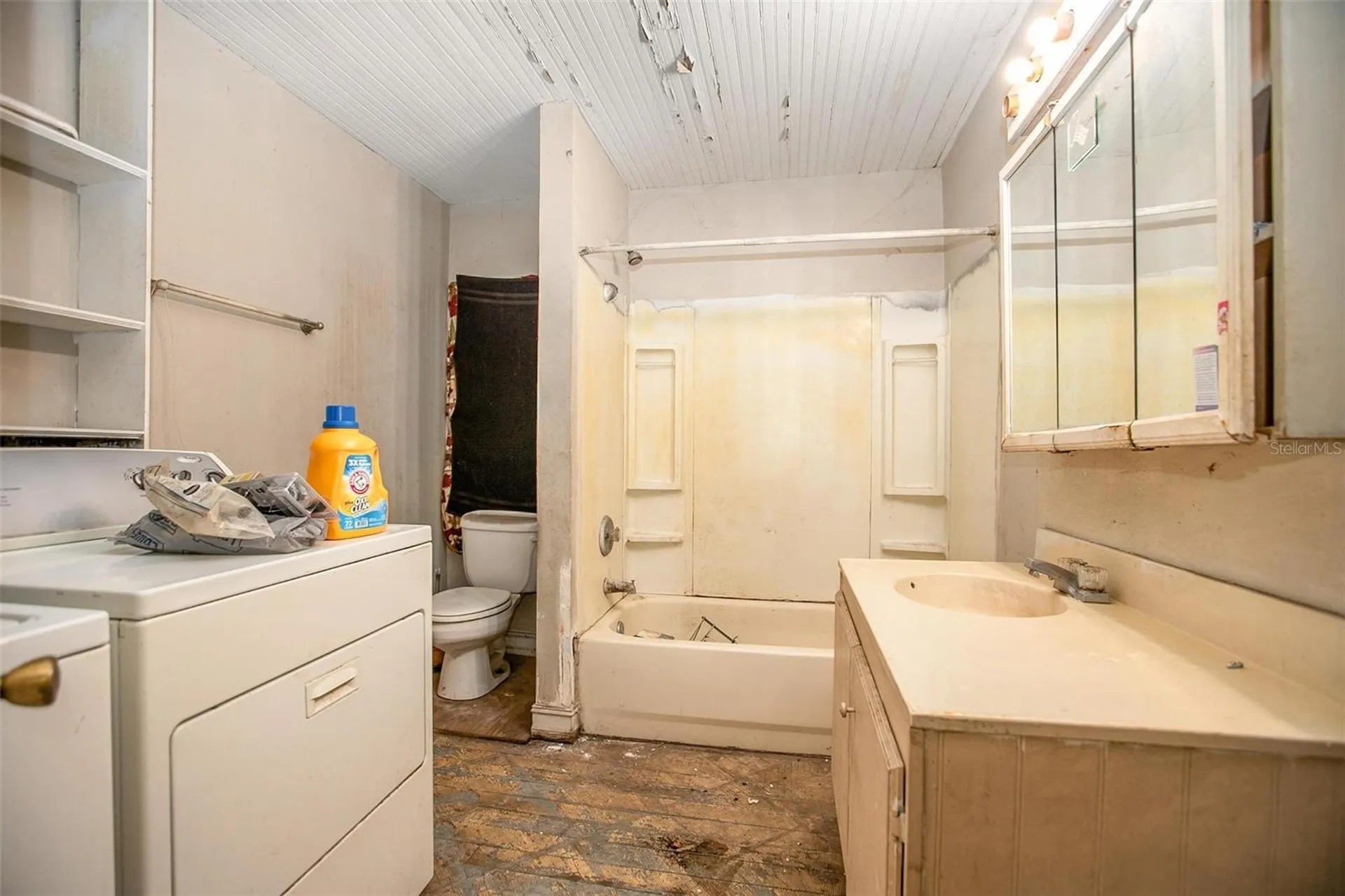 1430 E New York Avenue Deland FL 32724