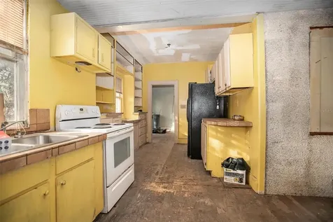 1430 E New York Avenue Deland FL 32724