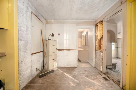 1430 E New York Avenue Deland FL 32724