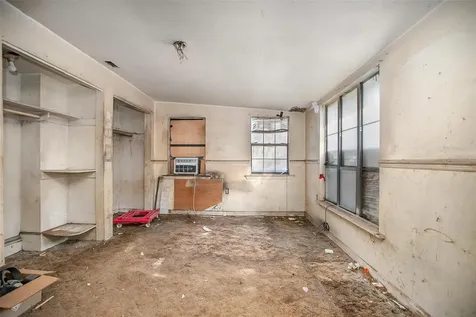 1430 E New York Avenue Deland FL 32724