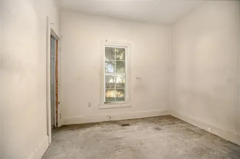 1430 E New York Avenue Deland FL 32724