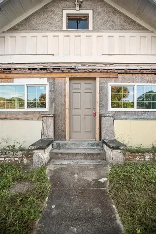 1430 E New York Avenue Deland FL 32724