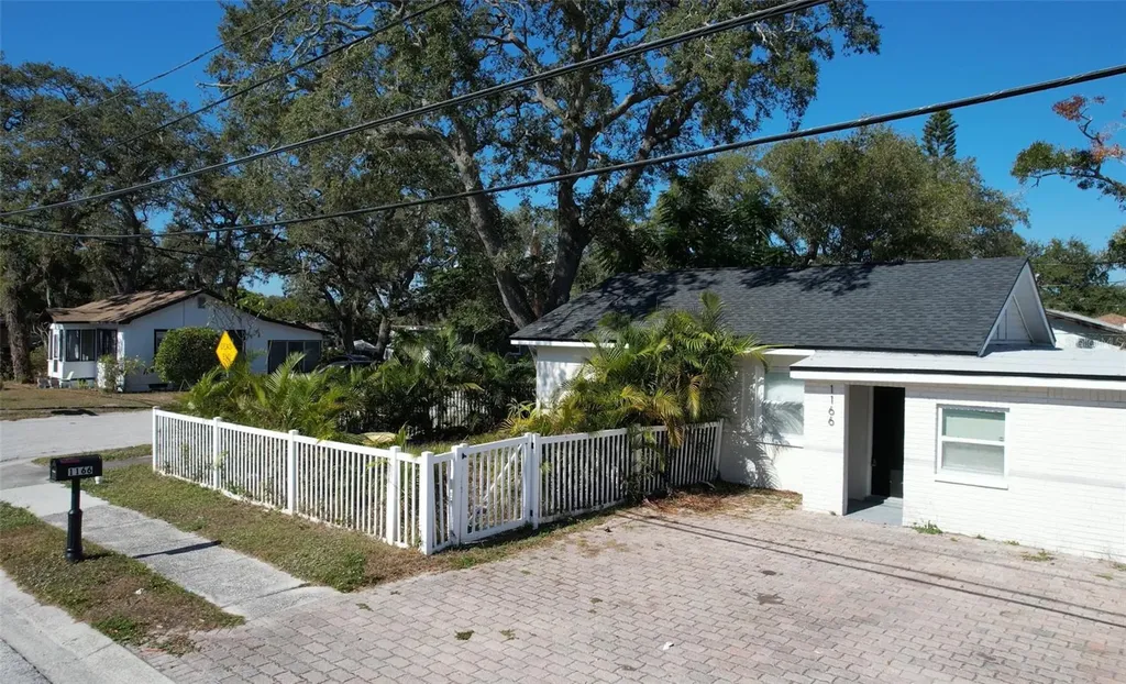1166 Woodlawn Street Clearwater FL 33756