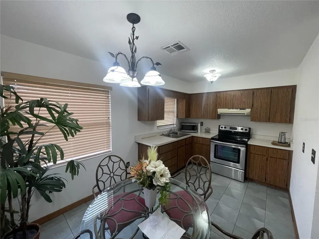 2815 N Leavitt Avenue Orange City FL 32763